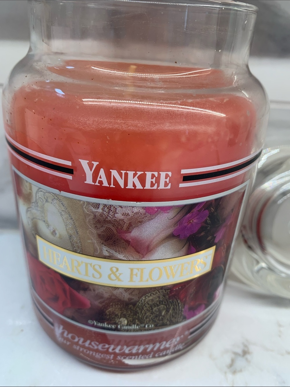 NEW Deadstock Yankee Candle Hearts & Flowers Housewarmer Candle 22 Oz​ - Picture 2 of 7
